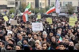 لیاخوف کجا بود؟ / داستان زندگی افسر روسی که روی پلاکاردهای تظاهرات دوشنبه آمد! + عکس