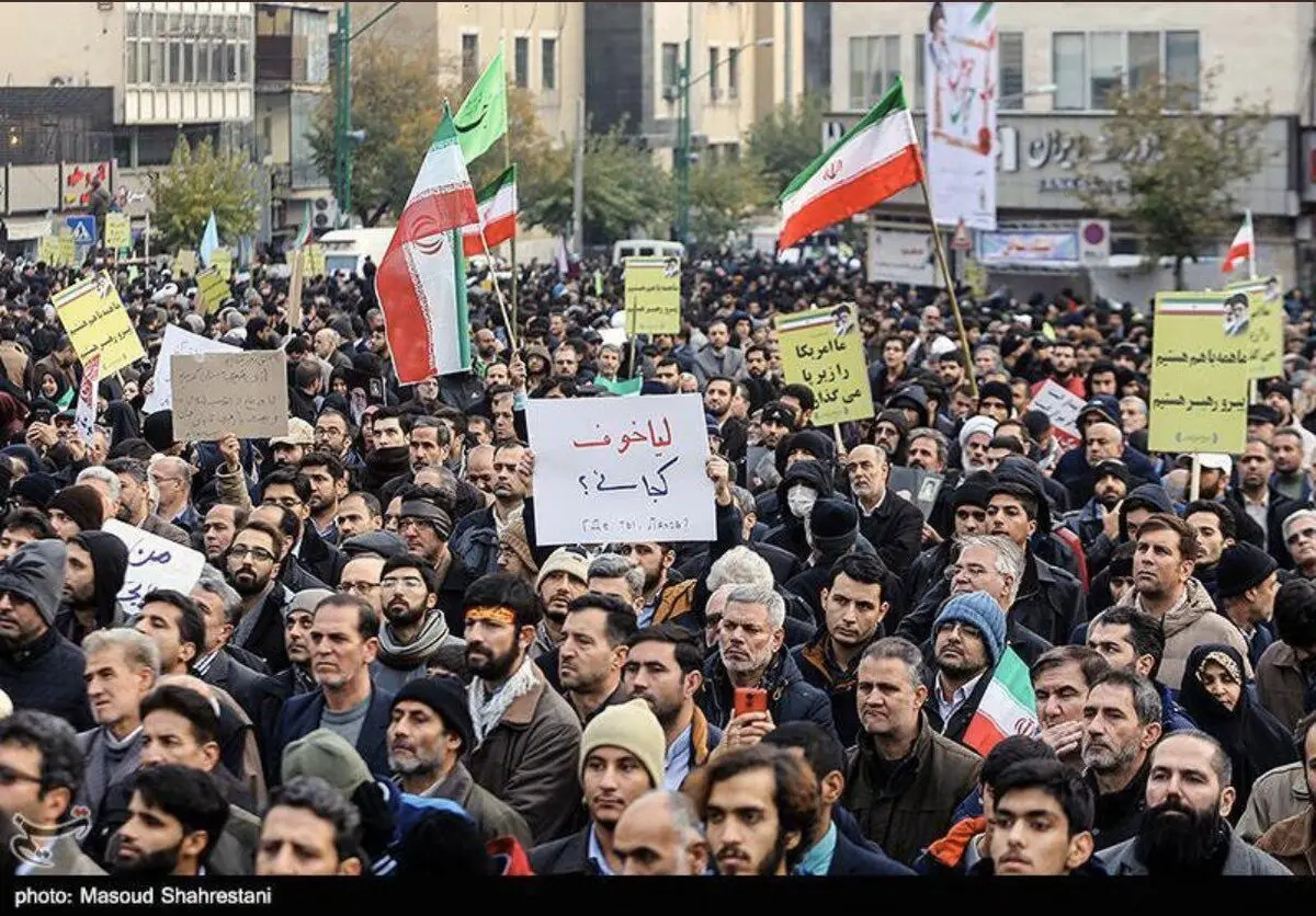 لیاخوف کجا بود؟ / داستان زندگی افسر روسی که روی پلاکاردهای تظاهرات دوشنبه آمد! + عکس