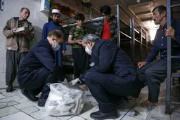 عکس دیدنی از نماز جماعت با حفظ فاصله اجتماعی