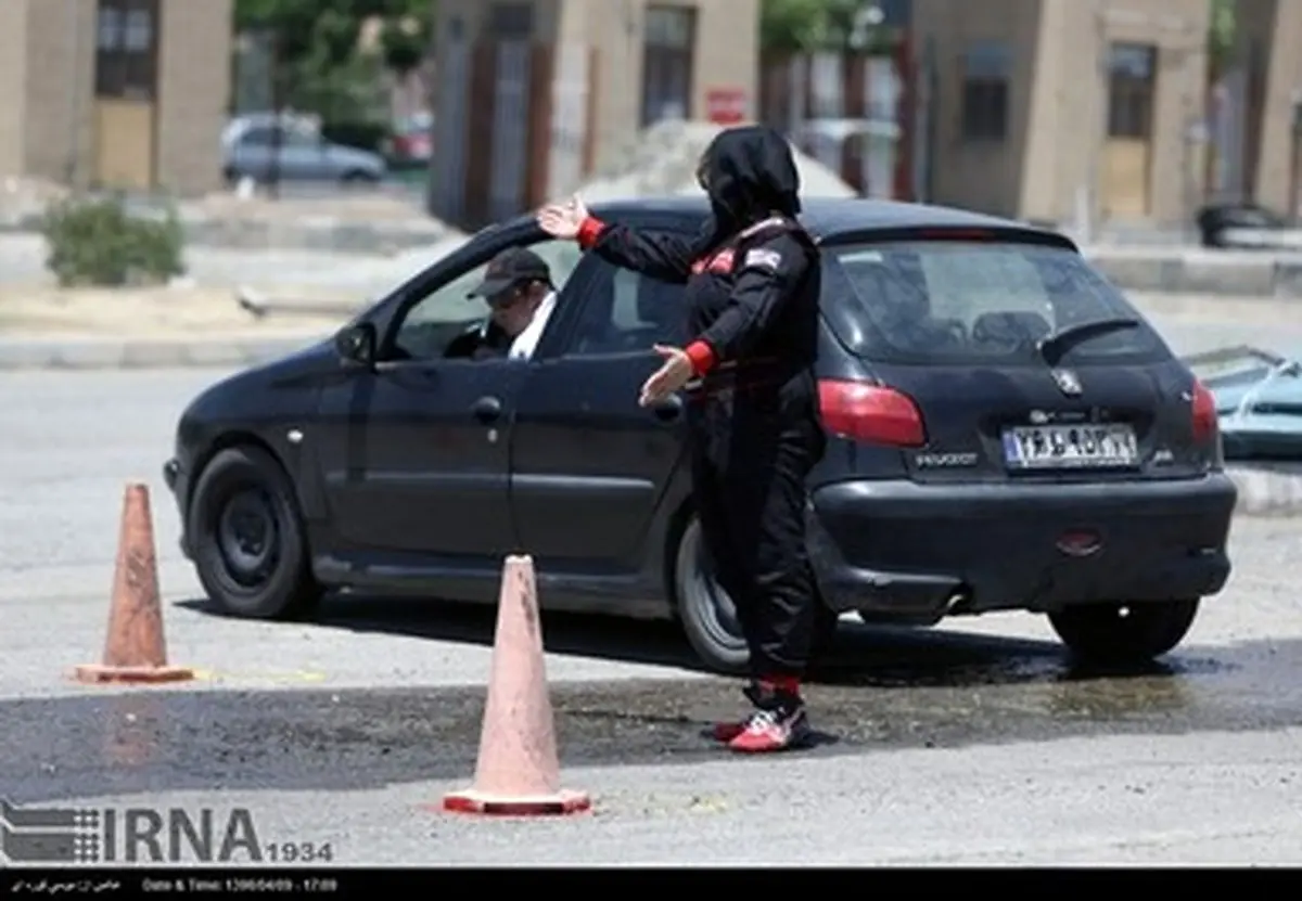 زنان اتومبیلران ایرانی در پیست کرج/تصاویر