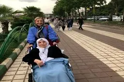 بازیگر معروف در کنار مادرش/عکس
