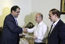 وزیر بهداشت با جانباز 50 درصد دیدار کرد +عکس