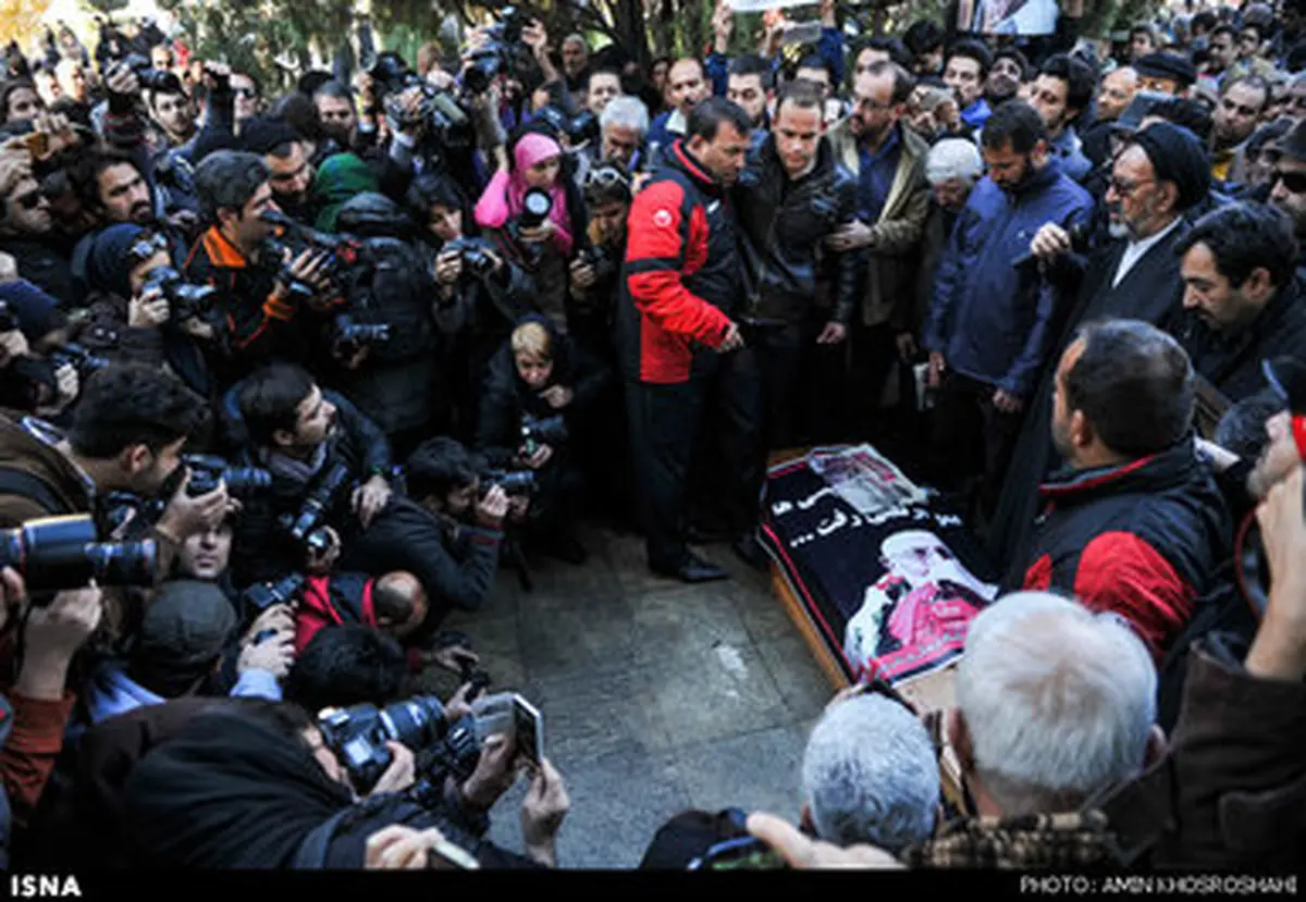 تشییع پیکر مرحوم مرتضی احمدی با حضور هنرمندان و ورزشکاران/ تصاویر