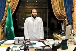 محمد بن سلمان؛ ولیعهدی که شبیه هیچ کس نیست /پایان دوران پادشاهان پیچیده و مرموز عربستان /پشت پرده اصلاحات جنجالی ولیعهد جوان /سیاست سعودی پوست اندازی می کند /حرکت عربستان به سمت روابط نظامی سخت و تهاجمی /دلارهای نفتی تنها پشتوانه حرکت های اصلاح گرایانه شا