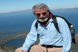 فیزیکدان ایرانی دانشگاه ایالتی کالیفرنیا درگذشت+عکس