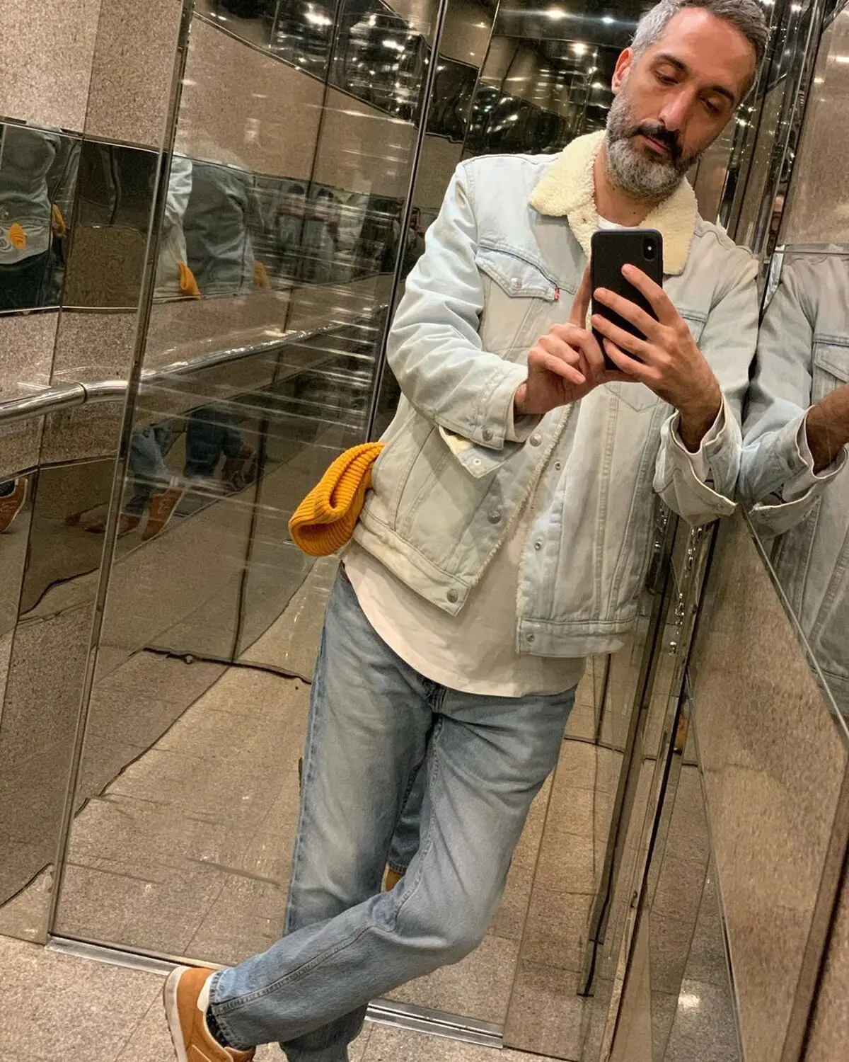 سلفی آسانسوری جالب از کمدین محبوب