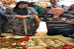 پدری که پس از 30 سال بر مزار فرزند شهیدش حاضر شد +عکس