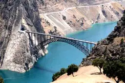 بهره برداری از بزرگترین پل قوسی خاورمیانه/عکس