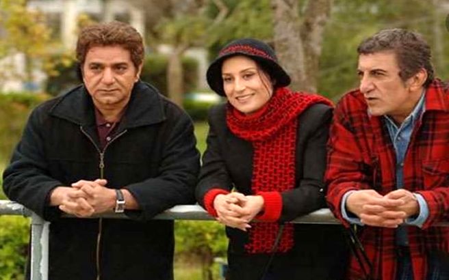 عکسی از فیلم توقیف شده صد سال به این سال ها در صفحه رضا کیانیان