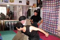 روحانی کنگ فو کار پیروز  انتخابات مجلس خبرگان رهبری+عكس