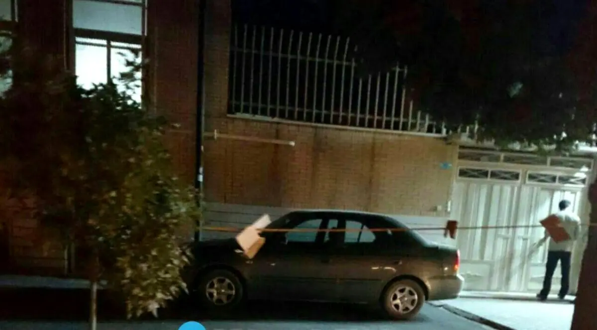 تصویری از خودرو بمب گذاری شده در نزدیکی منزل شهید حججی