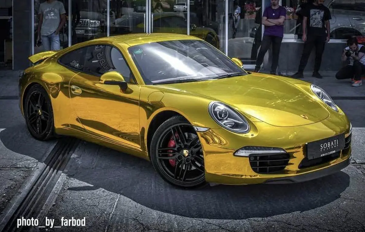 پورشه طلایی در تهران!/ عکس