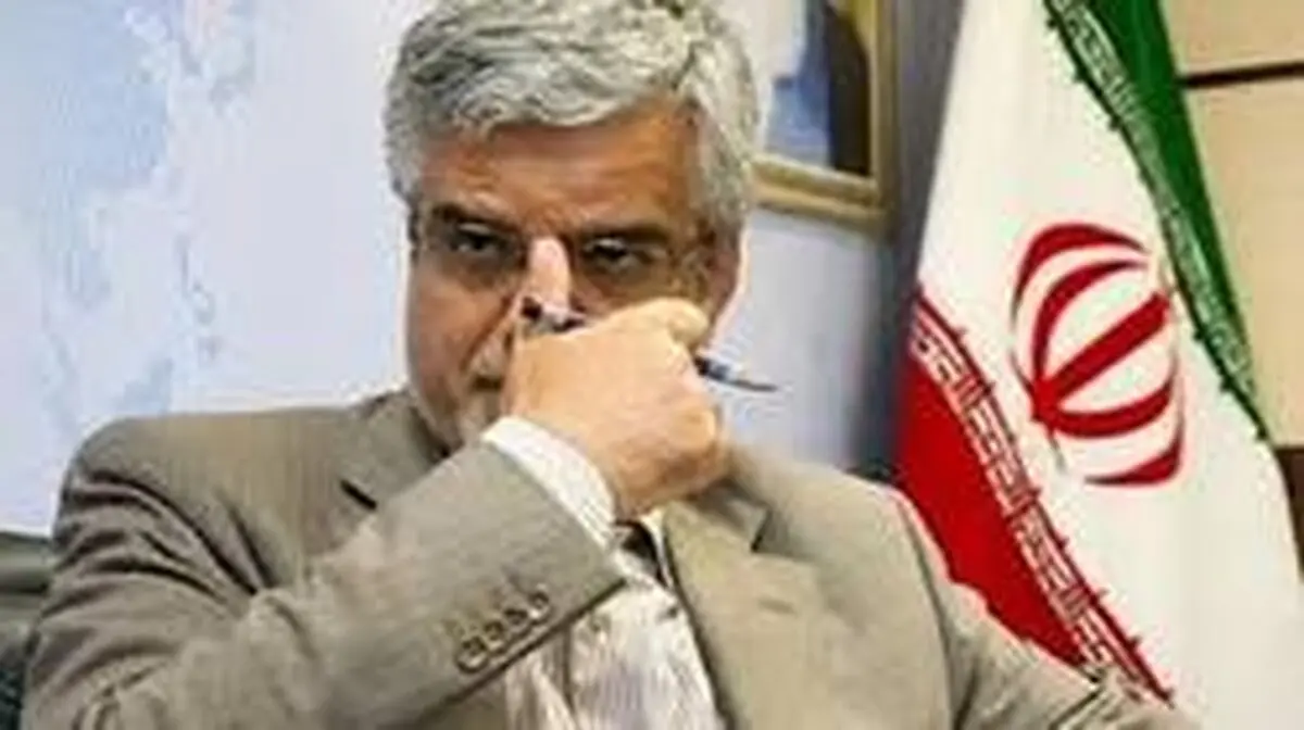 محمود صادقی: لباس سپاه را روی سرم می‌گذارم/دلواپس نیستم، اما ظریف توضیح دهد فایده ماندن در برجام چیست؟