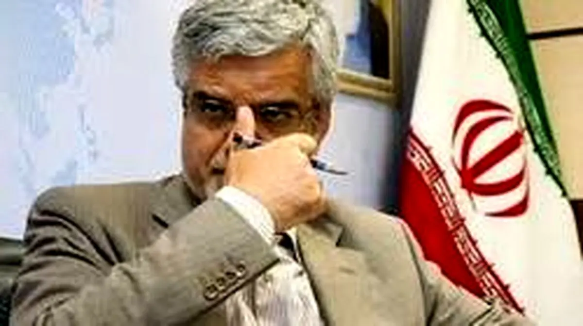محمود صادقی: لباس سپاه را روی سرم می‌گذارم/دلواپس نیستم، اما ظریف توضیح دهد فایده ماندن در برجام چیست؟