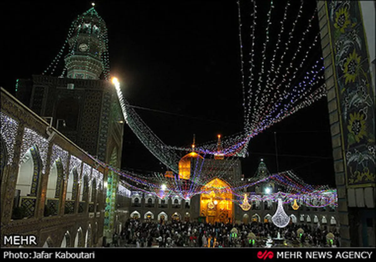 آذین‌بندی حرم امام رضا(ع) در آستانه میلاد/ تصاویر