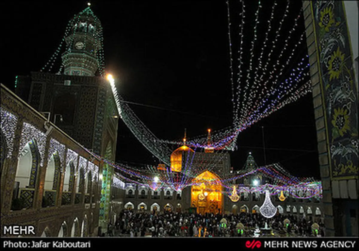 آذین‌بندی حرم امام رضا(ع) در آستانه میلاد/ تصاویر
