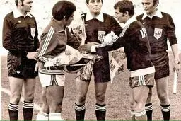 عکس دیده نشده از علی پروین و کوبیلاس کاپیتانهای ایران و پرو / عکس