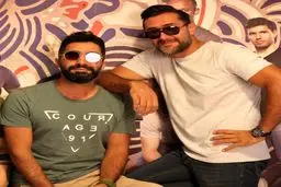 هادی کاظمی در کنار برادرش + عکس