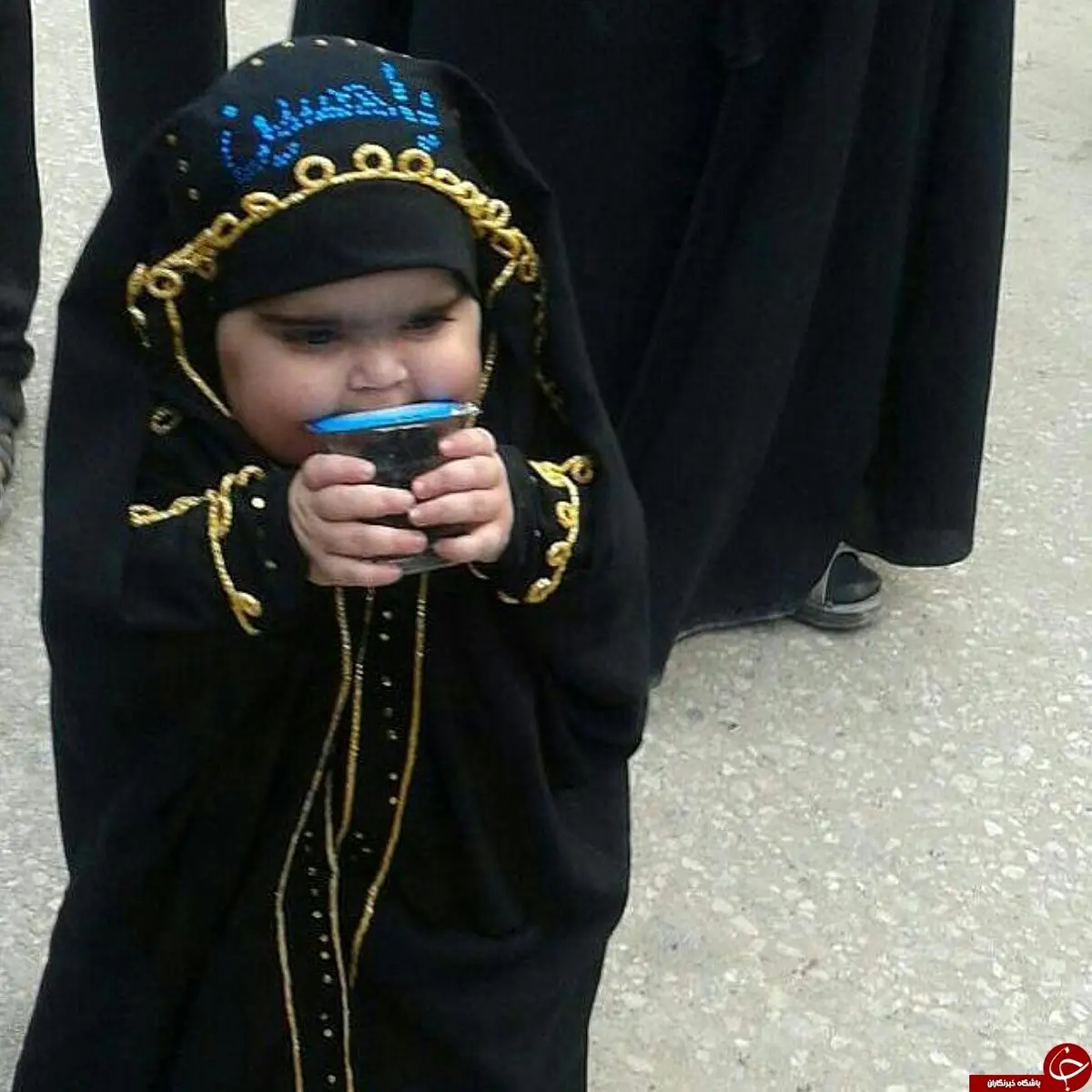 زائر بانمک پیاده روی اربعین + عکس