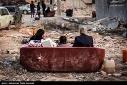زندگی روی آوارهای زلزله/تصاویر
