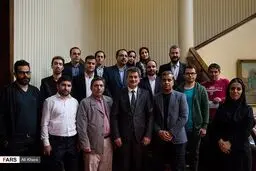 عکس یادگاری خبرنگاران ایرانی با سفیر ترکیه