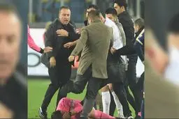 رئیس بزن بهادر را دستبند زدند و به زندان بردند!‌