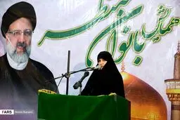 سخنرانی همسر رئیسی در جمع مردم کرج/عکس