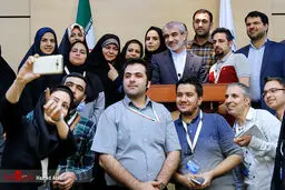 عکس: سلفی خبرنگاران با سخنگوی شورای نگهبان
