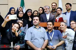 عکس: سلفی خبرنگاران با سخنگوی شورای نگهبان