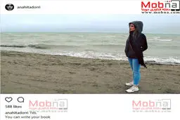 تیپ و ژست آناهیتا دُرّی، کنار دریا / عکس