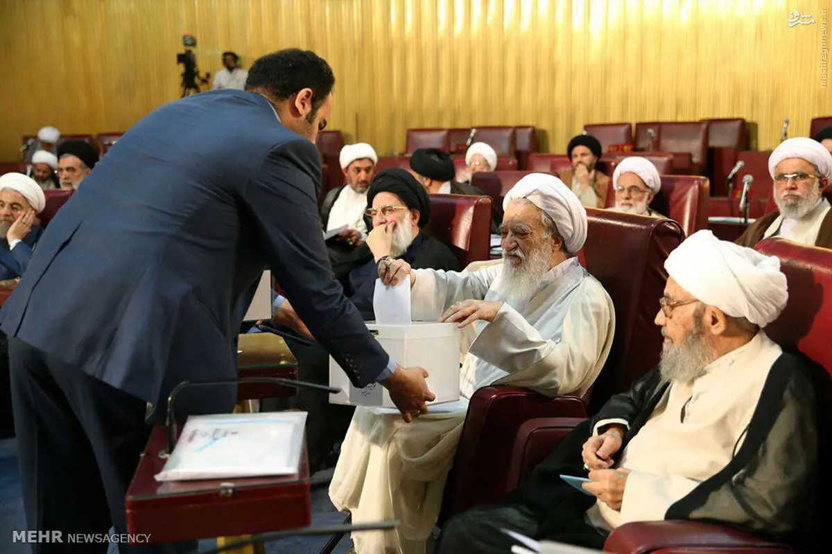جمع آوری آرا در مجلس خبرگان رهبری/ عکس