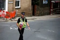 ادای احترام مردم انگلیس به نماینده کشته شده پارلمان+عکس