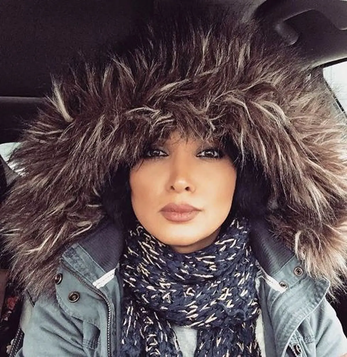 چهره روناک یونسی در سرمای 15- کانادا