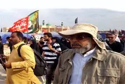 تصویری از تیپ جالب وزیر اطلاعات در پیاده‌روی اربعین/عکس