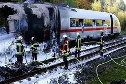 آتش سوزی قطار سریع السیر در آلمان / تصاویر
