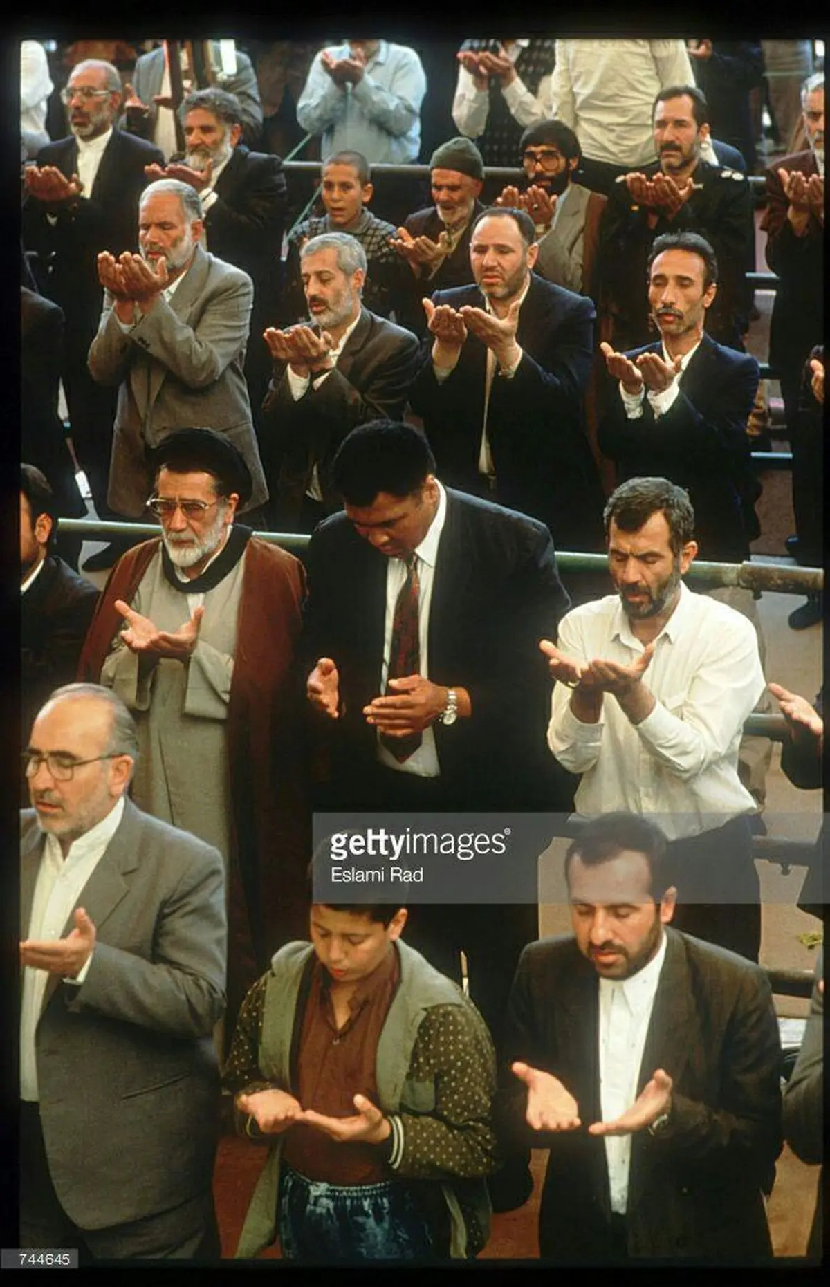 محمدعلی کلی در نماز جمعه تهران/عکس