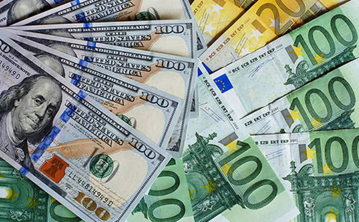آخرین قیمت دلار و یورو در صرافی‌های بانکی / دلار ارزان شد