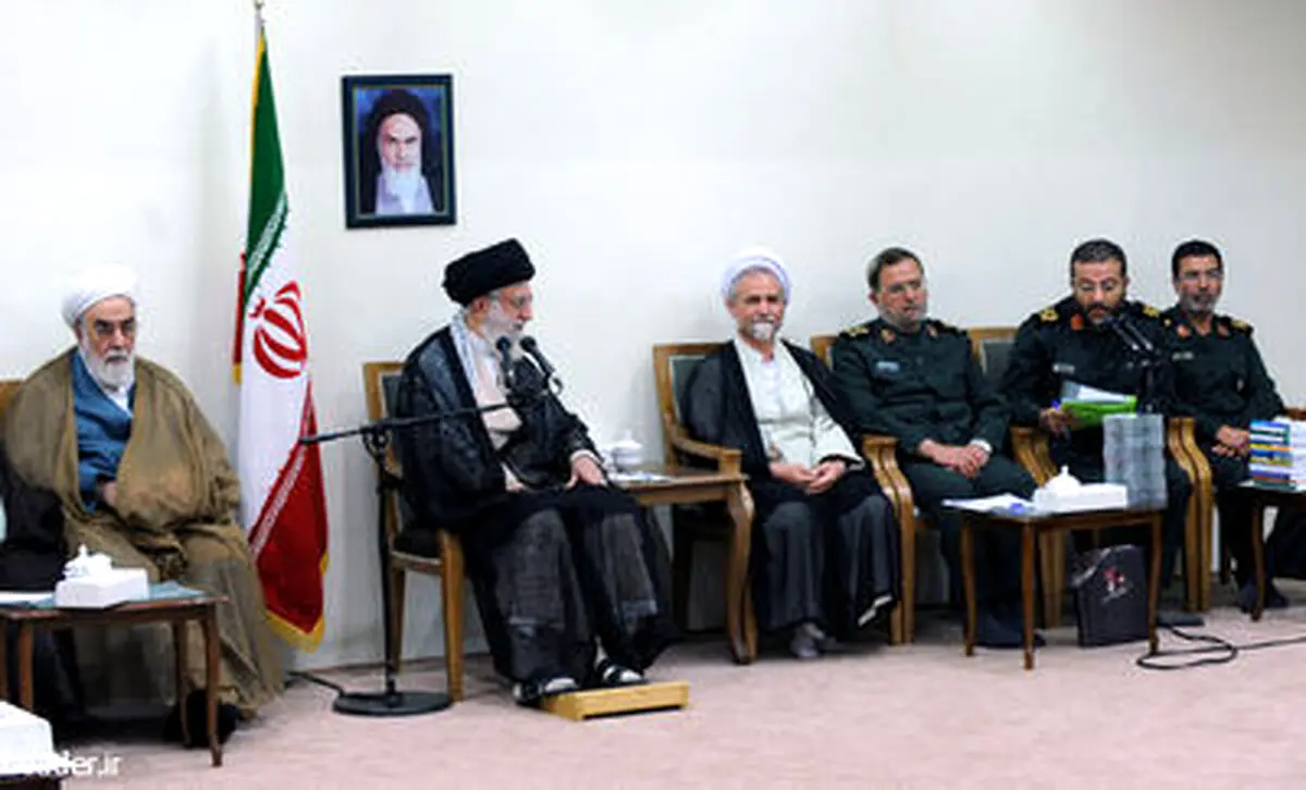 تصاویر دیدار اعضای کنگره ملی شهدای شهرستان نجف آباد با رهبر معظم انقلاب
