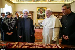 هدیه روحانی به پاپ فرانسیس/عکس