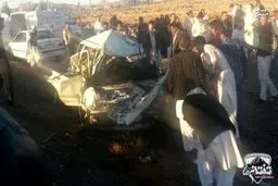 تصادف شدید پراید و پژو 405 حامل سوخت قاچاق در زاهدان/ تصاویر