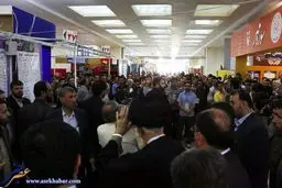 عکسی از ورود رهبر انقلاب به نمایشگاه کتاب