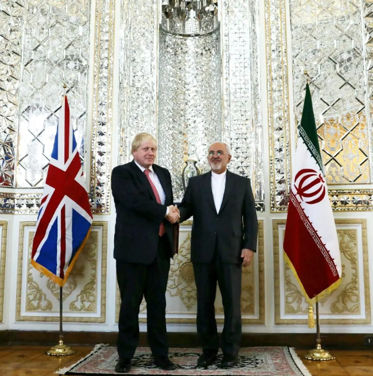 وزرای امور خارجه ایران و انگلستان دیدار و گفتگو کردند/ عکس