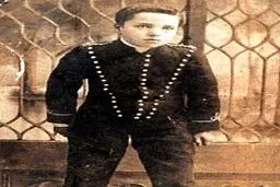 نوجواني چارلي چاپلين در نمايش شرلوك هولمز/عکس