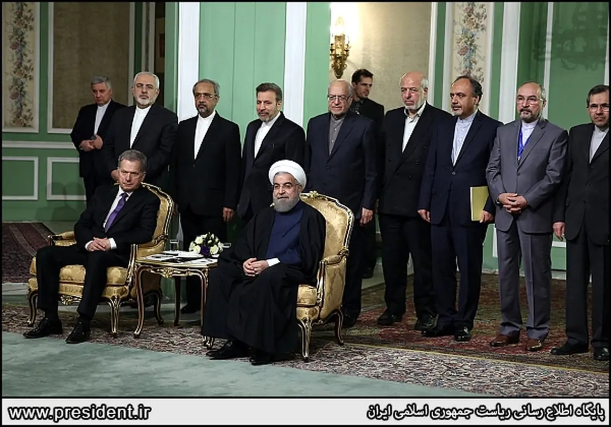 عکس دسته‌جمعی رییس جمهور فنلاند با اعضای دولت