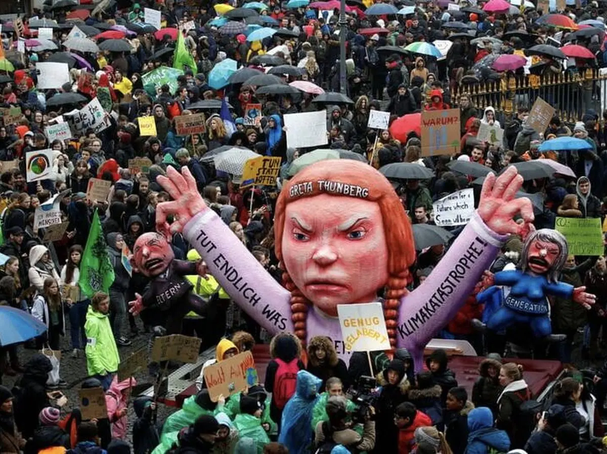 تظاهرات دانش‌آموزان در سراسر جهان/تصاویر