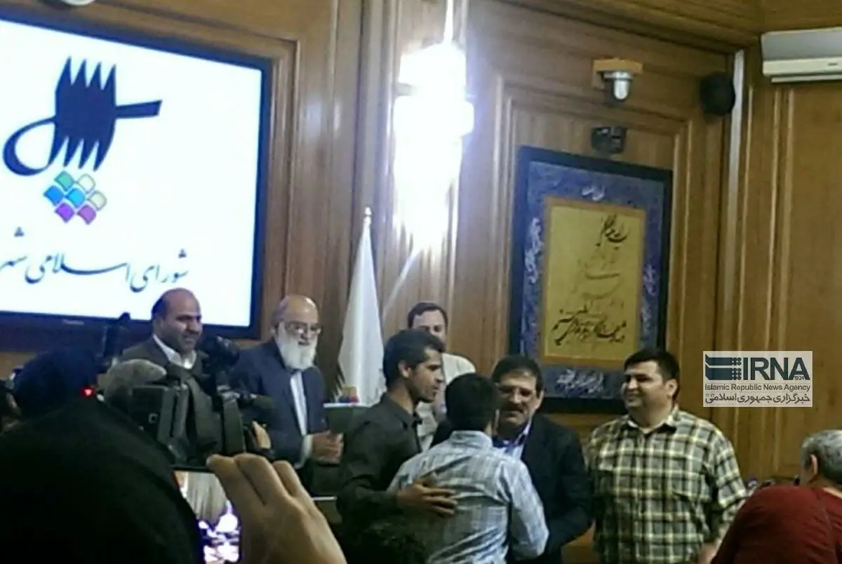 آشتی کنان دبیر و جدیدی به صحن شورای شهر تهران/عکس