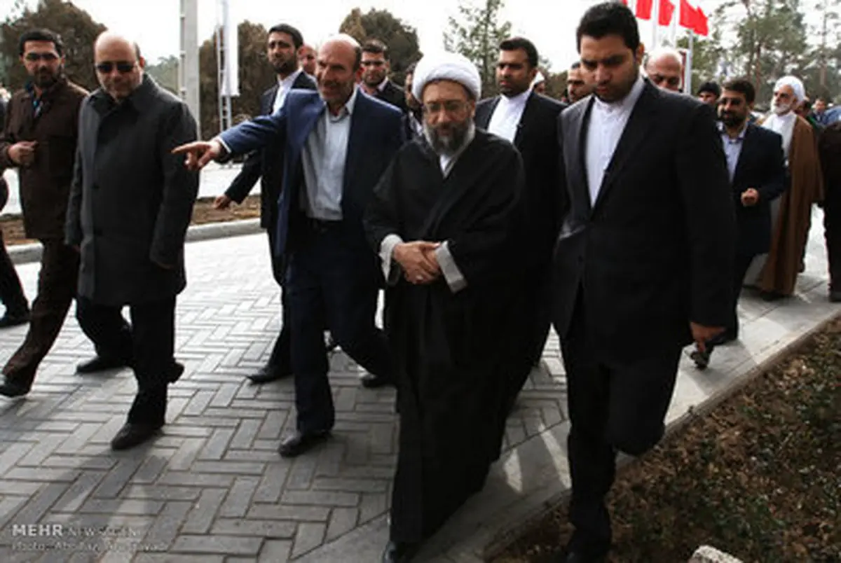 تصاویر حضور آیت الله لاریجانی در حرم امام خمینی‬‎