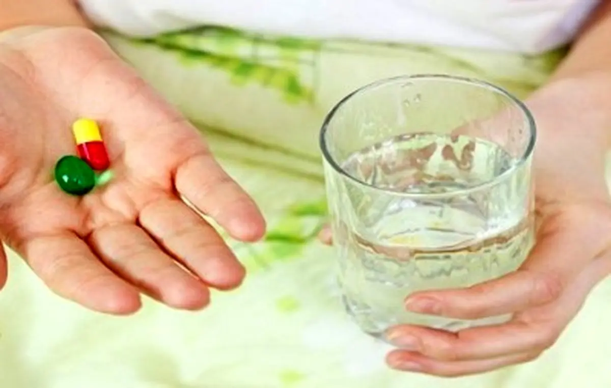 نوشیدنی‌هایی که هرگز نباید همراه دارو مصرف شوند