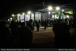 راهپیمایی شبانه زائران اربعین حسینی در مسیر کربلا/ تصاویر