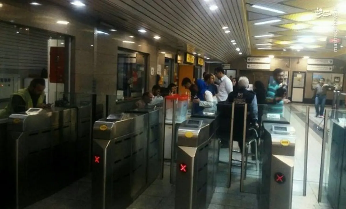 صندوق رای در ایستگاه مترو فردوسی/عکس